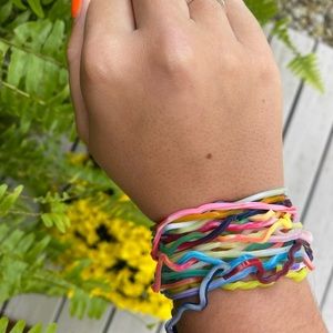 FLASH SALE!! 💥Tie dye Silly Bandz!